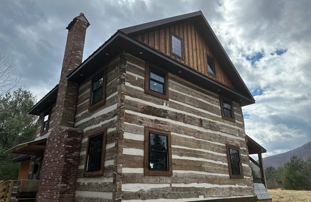 Cozy Oak & Ember Lodge