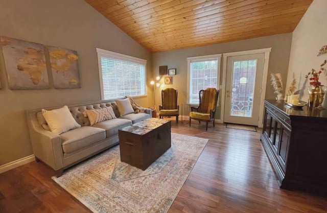 Cozy Olympic Peninsula Retreat- Near Lake Crescent