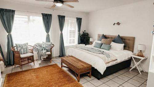 Cozy one bed, just a short walk to the beach