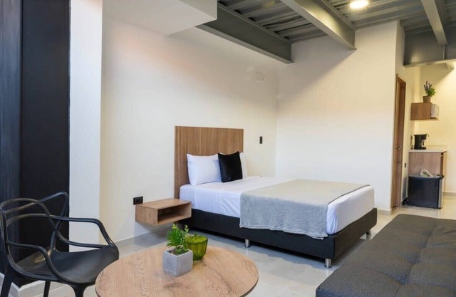 Cozy One-Bedroom Retreat in Medellín