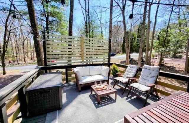 Cozy Pocono retreat w/comfort & style ~ Fire Pit