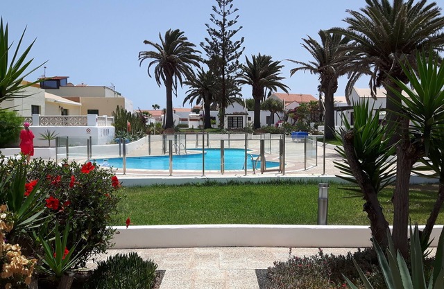 Cozy property in beautiful setting, 150m from the sea, close to town