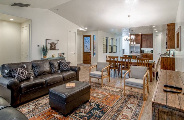 Cozy Remodeled Family & Pet Friendly Retreat In Paradise Village - 🥾& 🚵‍♀️