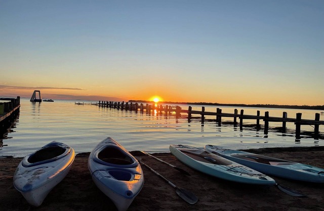 Cozy Resort Double Queen Hotel Room with WIFI with Mille Lacs Lake Views