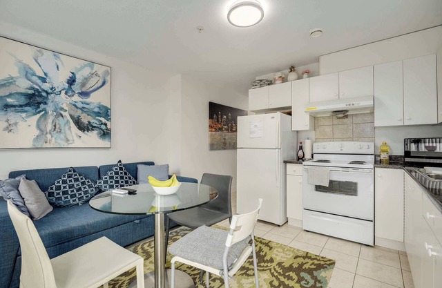 Cozy Retreat Near Downtown Vancouver