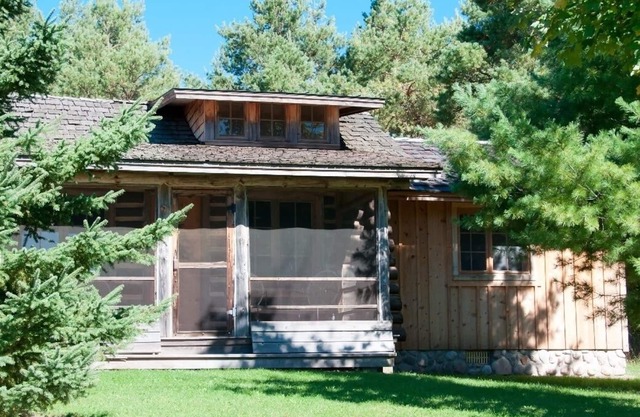 Cozy, Romantic, Log Cabin.