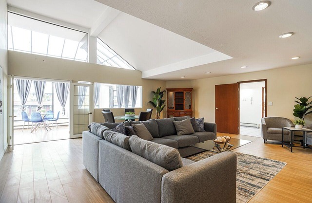 Cozy Room #4 in Horseshoe Bay