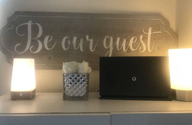 Cozy rooms, parking, wifi, semi-rural, great road networks, off-road cycling.