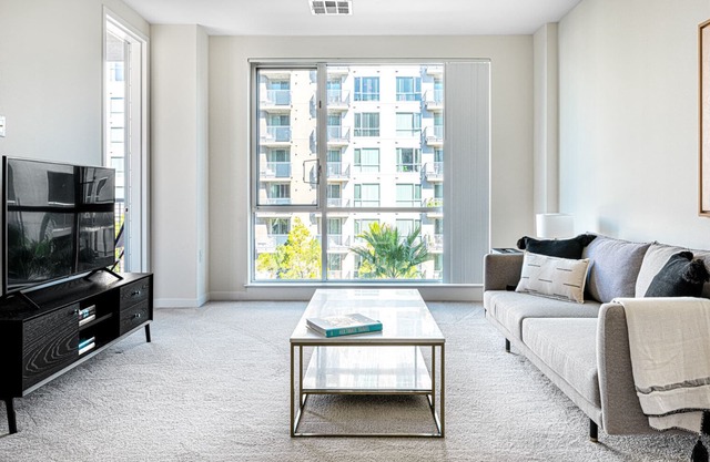 Cozy Santa Clara 1BR w/Parking, Gym, walk to Groceries, by Blueground