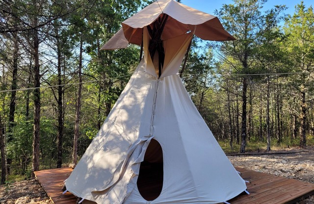 Cozy Sioux Tipi at Cedar Ridge Ranch & Trails