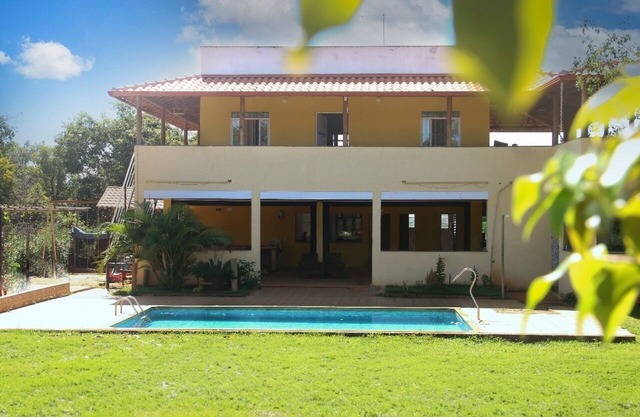 Cozy site, easy access with swimming pool