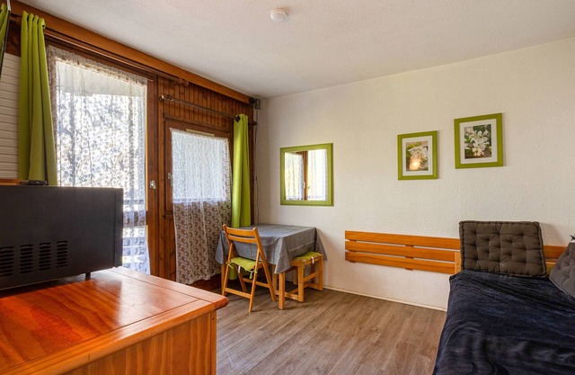 Cozy Ski-In/Ski-Out Studio in La Daille, Val-d'Isère – Close to Shops and Ski School