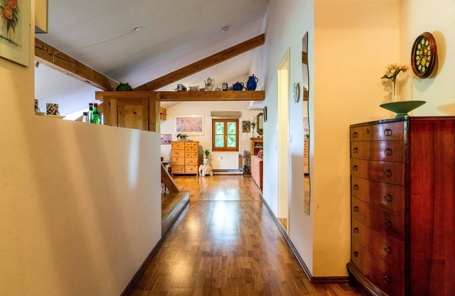 Cozy, spacious attic studio, only 24 KM from Munich center