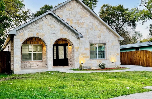 Cozy & Spacious Dallas Luxe House