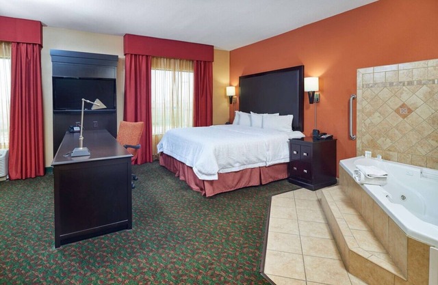 Cozy Stay w/Modern Amenities Near I-35! Free Breakfast