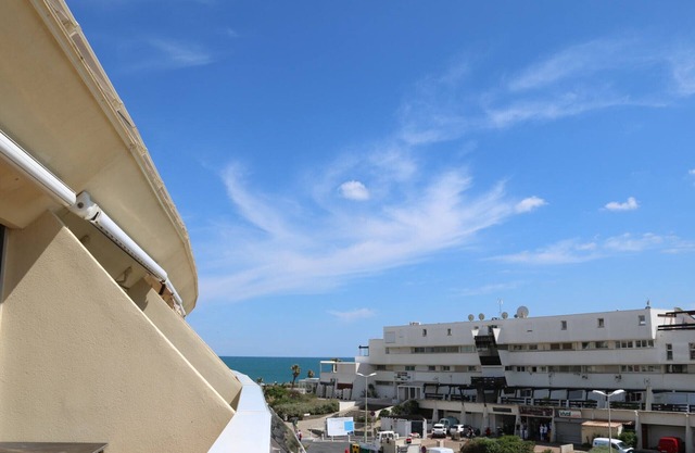 Cozy Studio in Agde with Terrace, Ideal for 2, Near Beach