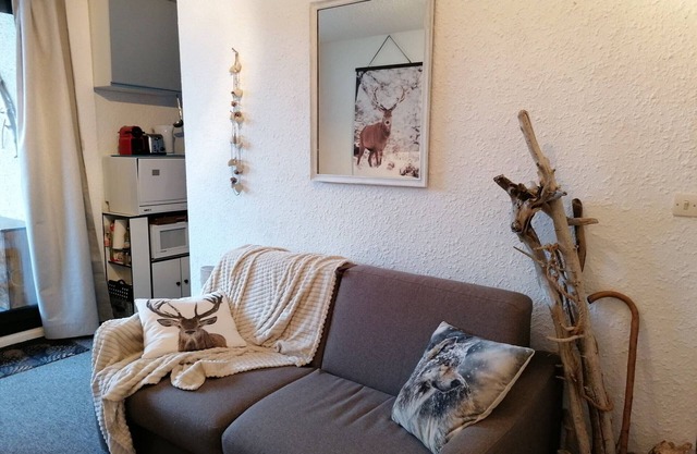 Cozy Studio for 4 in Pra-Loup 1500, Close to Ski Lift, Balcony with Garden Access