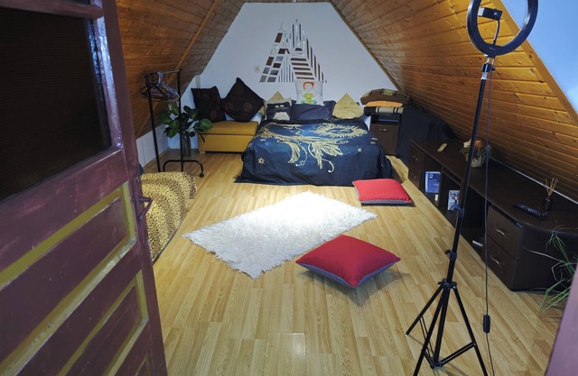 Cozy studio in brilliant Brașov with WiFi access