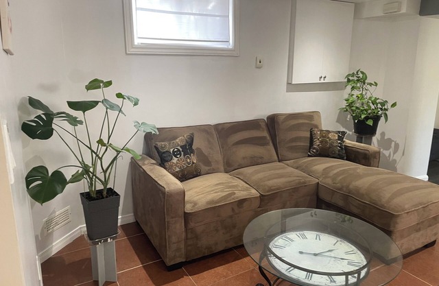 Cozy Studio in Mineola -Port Credit