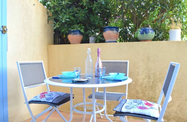 Cozy Studio with Terrace, Pool Access, and Parking in Narbonne Plage