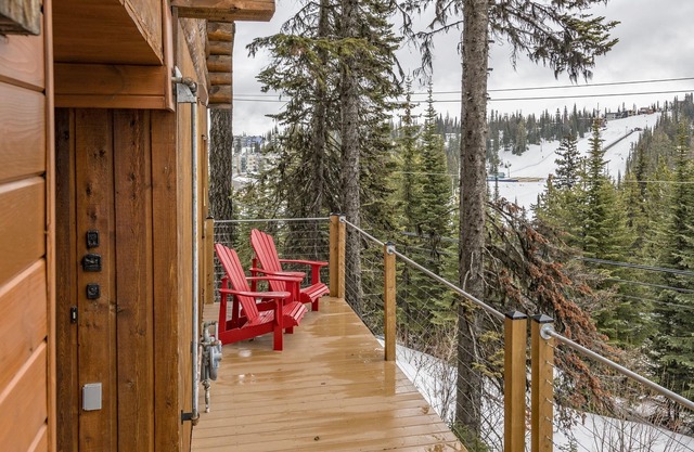 Cozy suite with incredible views - perfect for a family!