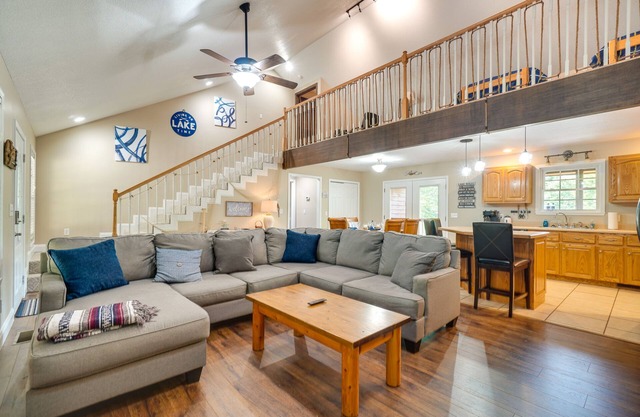 Cozy Tennessee Lake House w/Grill & Fire Pit!