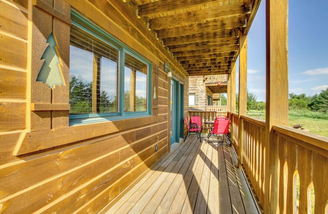 Cozy Three Bears Resort Cabin w/ Deck in Warrens!