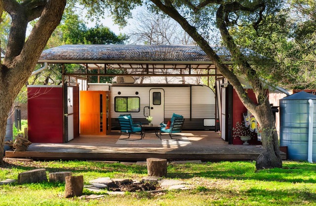 Cozy Tiny Home on Eco Farm and Huge Yard
