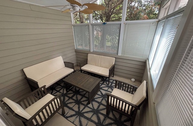 Cozy Townhouse for perfect beach getaway