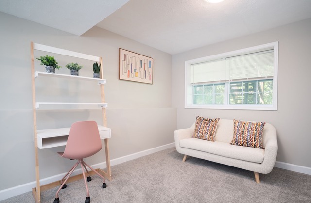 Cozy Trendy Bowie 1 Bedroom Basement Getaway Suite