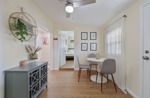 Cozy two bedroom/One Bath Casita near Disneyland
