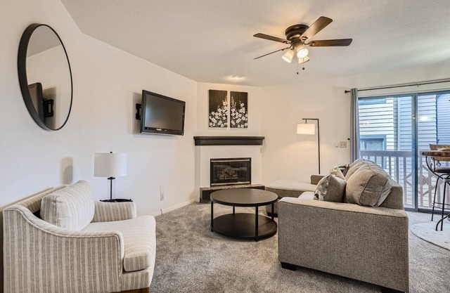 Cozy, Upgraded, 1 Bdrm condo in DTC