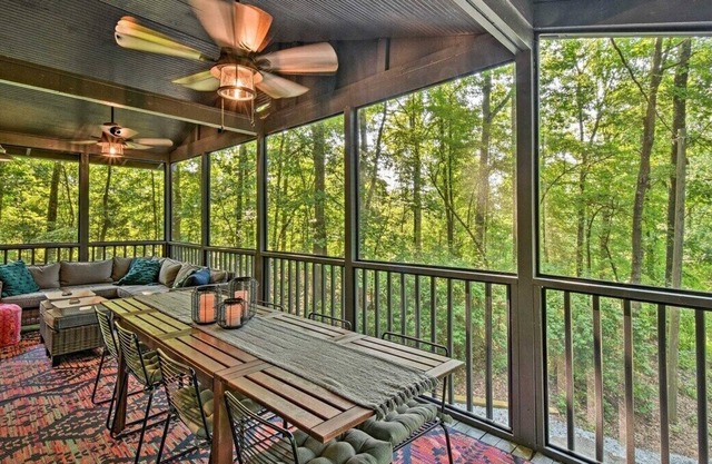 Cozy Wooded Cottage with Private Dock