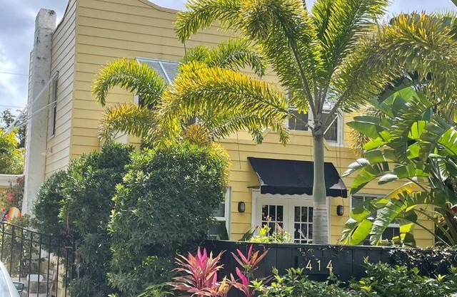 Cozy yellow house