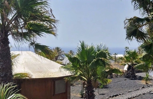 Cozy yurt in Lanzarote with a fantastic view over the Atlantic