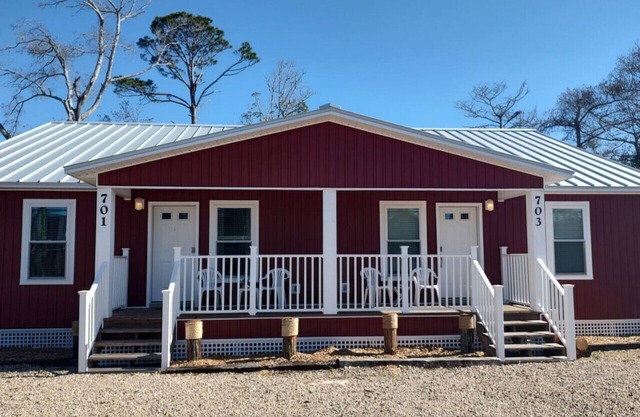 Crab Shack - Close to Downtown & Beaches - King Bed - Boat Parking - NO Pet Fees !