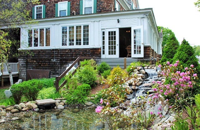 Crafts Inn, Hotel Suite with pool and hot tub.