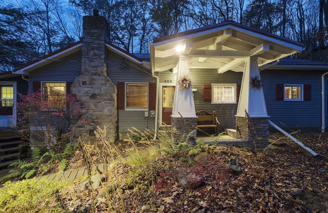 Craftsman Cottage Overlooking Trout Stream; Hidden Valley/Seven Springs