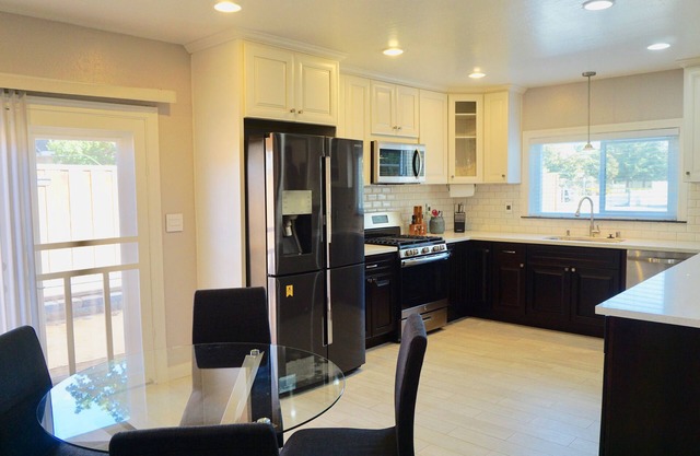 Crane Living ! Grand House ! 4B3B! Downtown San Jose
