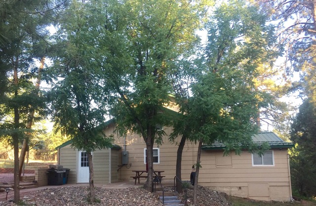 Create lasting Memories - Secluded Cabin. Sleeps 12