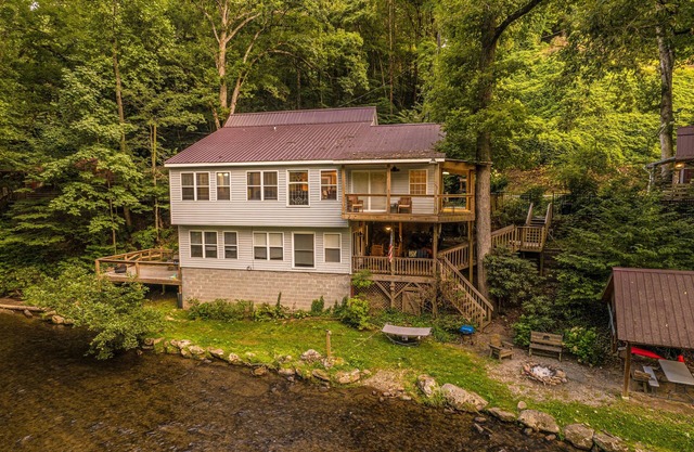Creek Side Combo | Sleeps 21, Creek Access, Pets Allowed