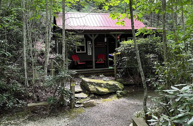 Creekside at Do Drop Inn Cabin Rentals