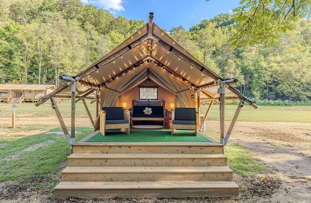 Creekside Retreat: Glamp in the Smokies