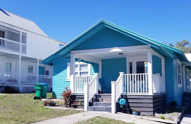 Crescent Lake View in Quaint Downtown Crescent City