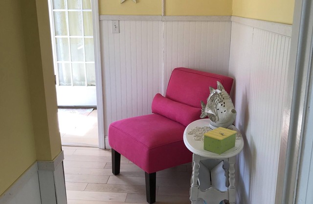 Crisp, clean beach house - Across from beach-free linens.