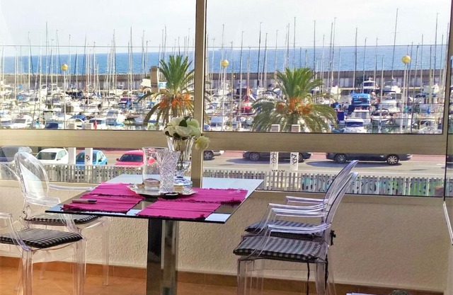 Cristina Port & Beach - Apartment