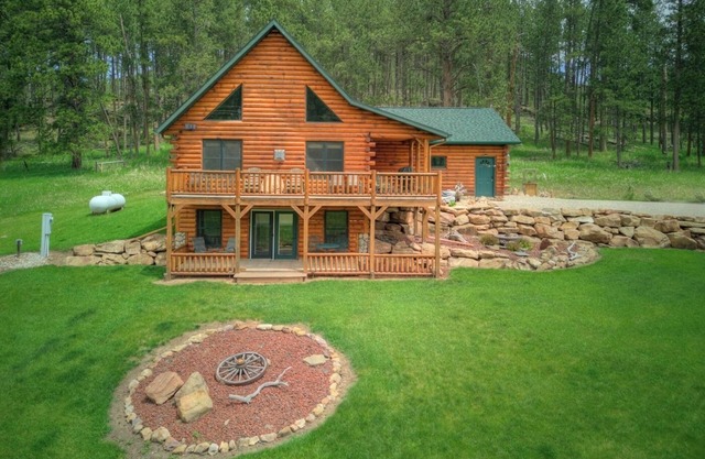 Crooked Creek Lodge