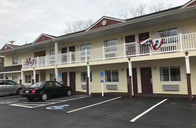 Crystal Inn and Suites