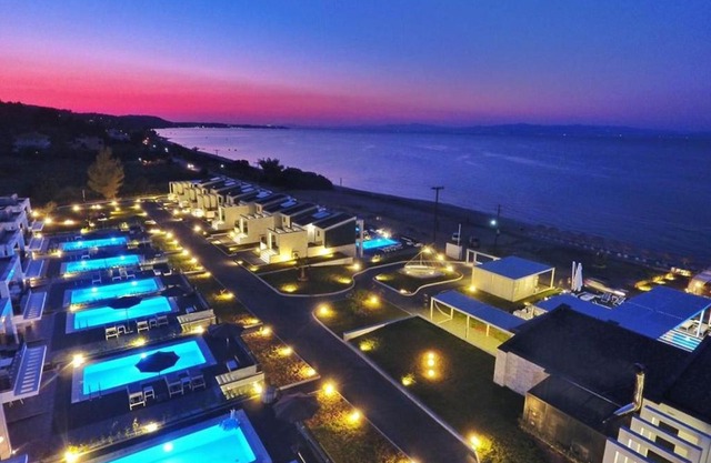 Crystal villas & suites