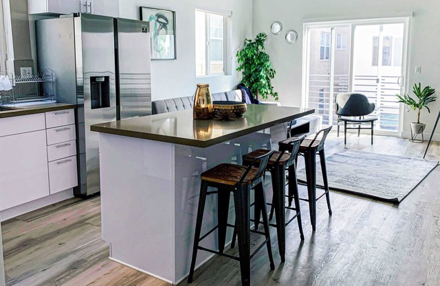 Cubier - Spacious Townhouse in Mid City - CR4-WIN